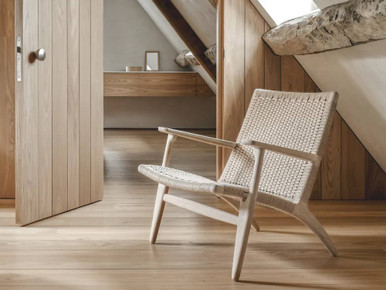 CH25 Lounge Chair - Quickship