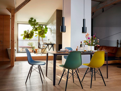 Eames DSW Plastic Chair