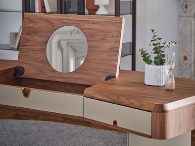 Moty Desk
