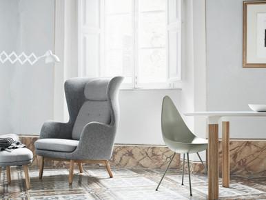 Ro Easy Lounge Chair - Oak Base