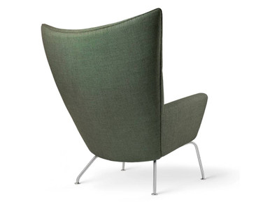 CH445 Wing Chair