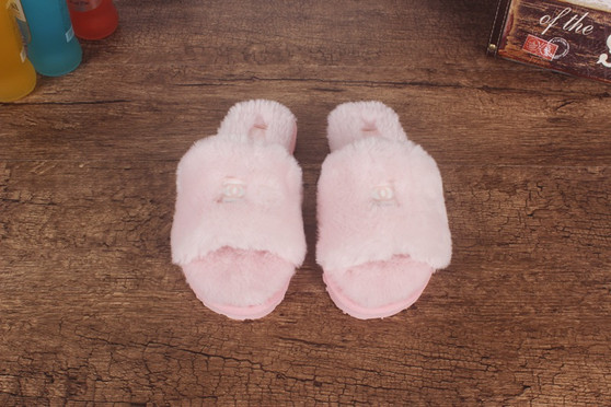 Pink CC Fur slide