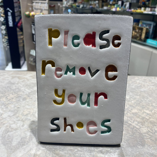 Large Tile - Please remove shoes