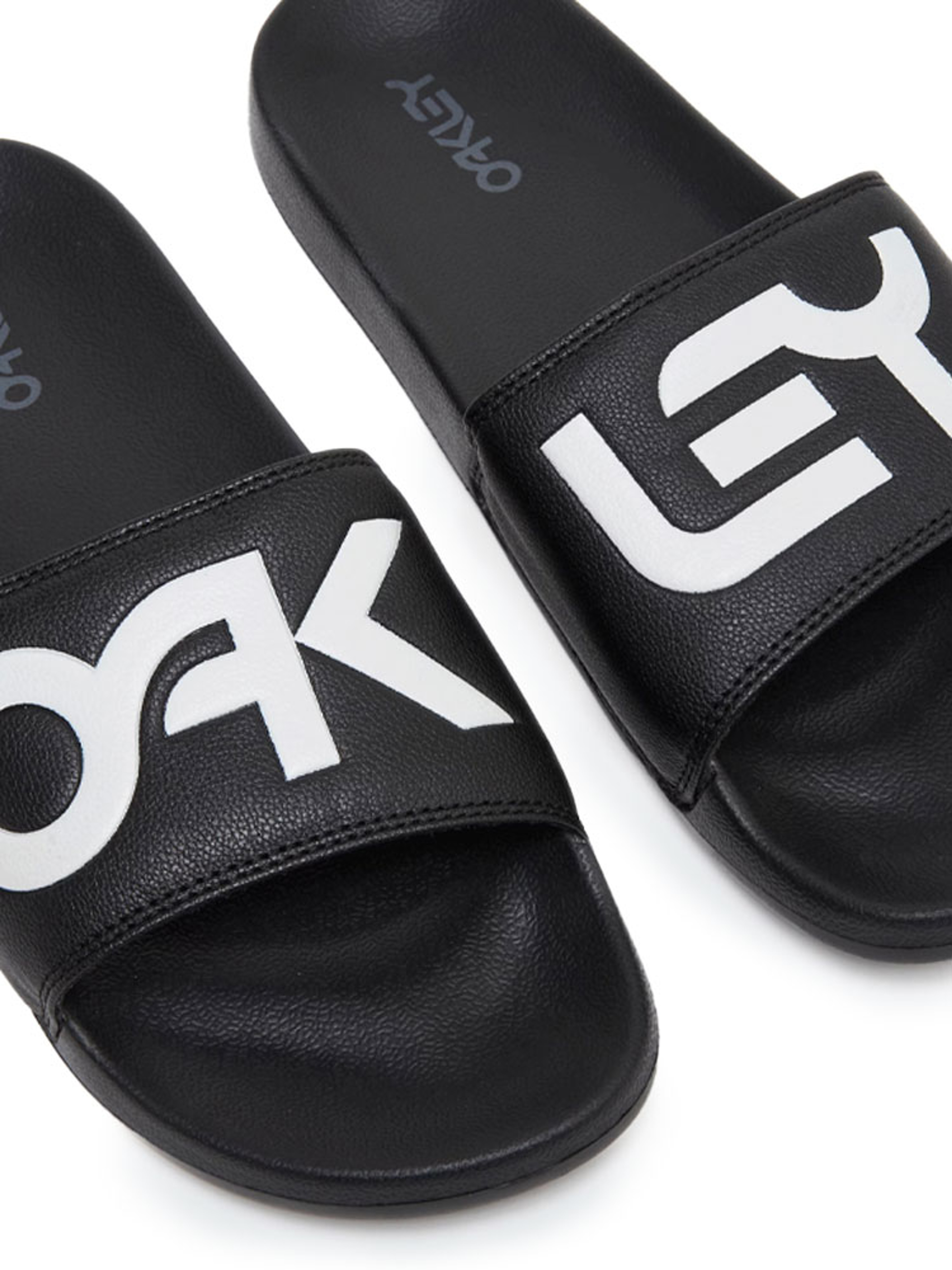 Oakley B1B Slide 2.0 - Blackout