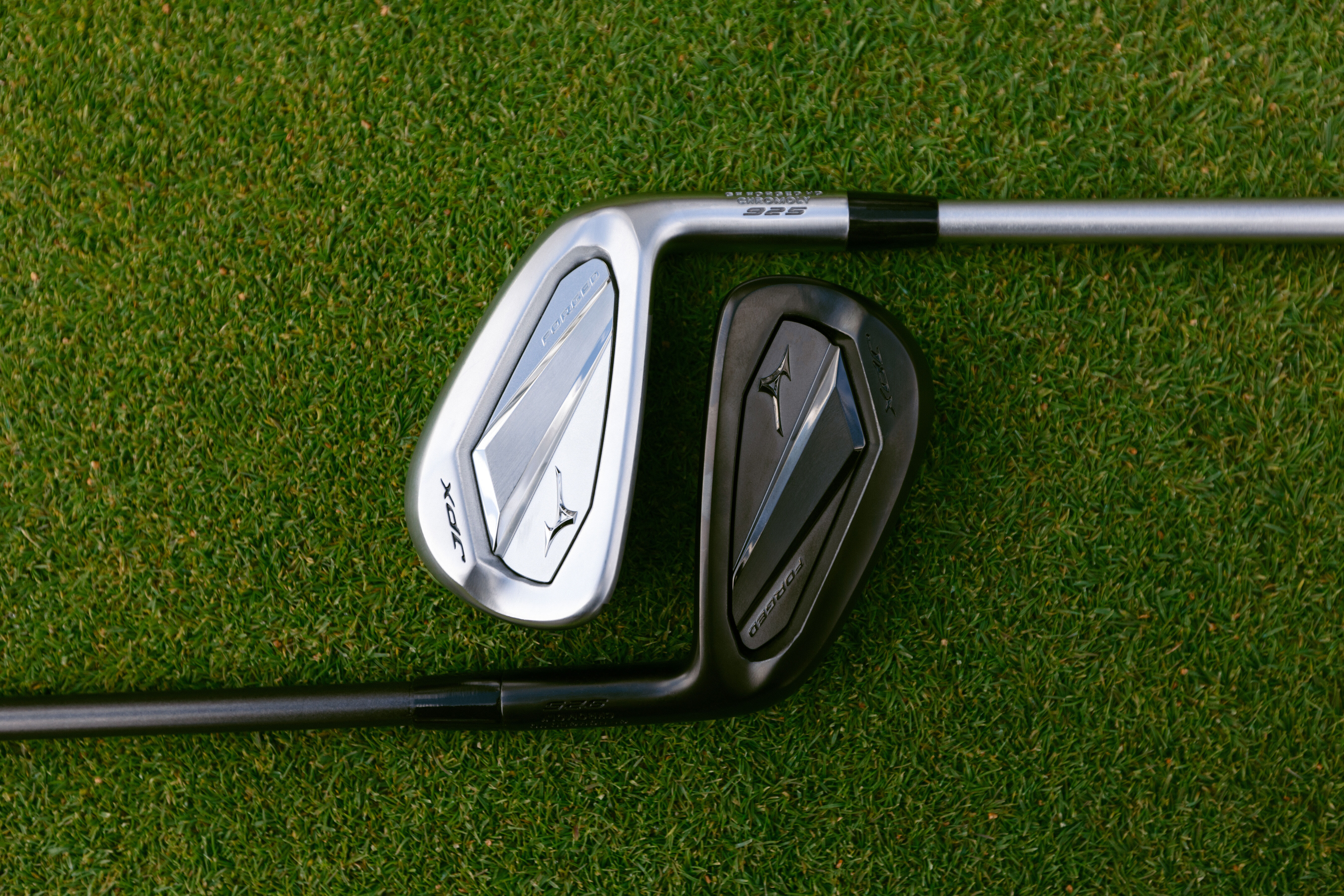 Mizuno JPX925 Forged Black Irons - Steel Shaft