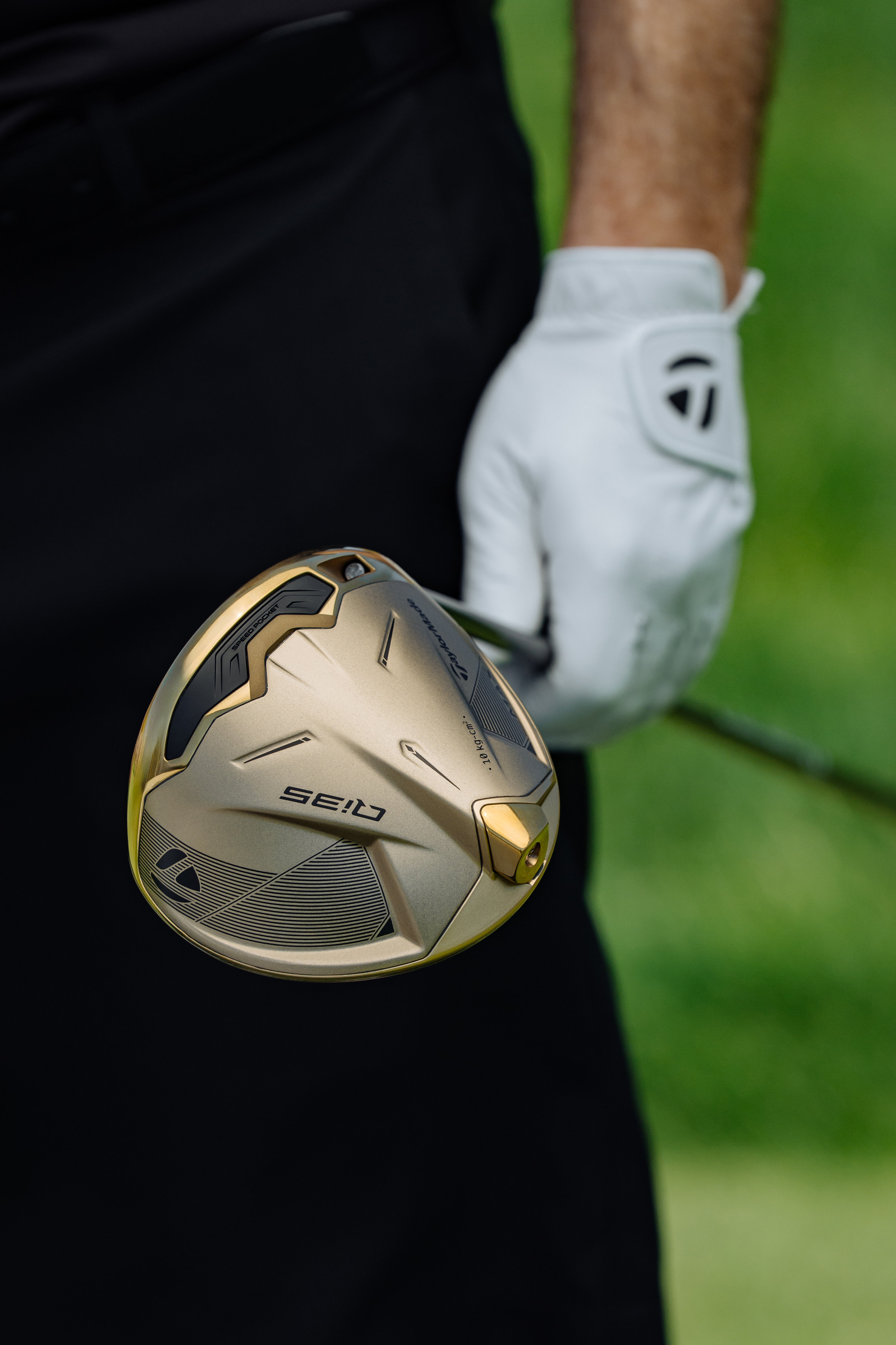 TaylorMade Qi35 Max Designer Series Driver - Gold