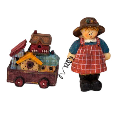 COLONIAL KIDS FIGURINE