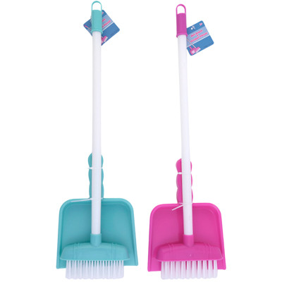 CLEANING PLAYSET MINI BROOM/DUSTPAN PINK OR GREEN W/HTAGE 3+