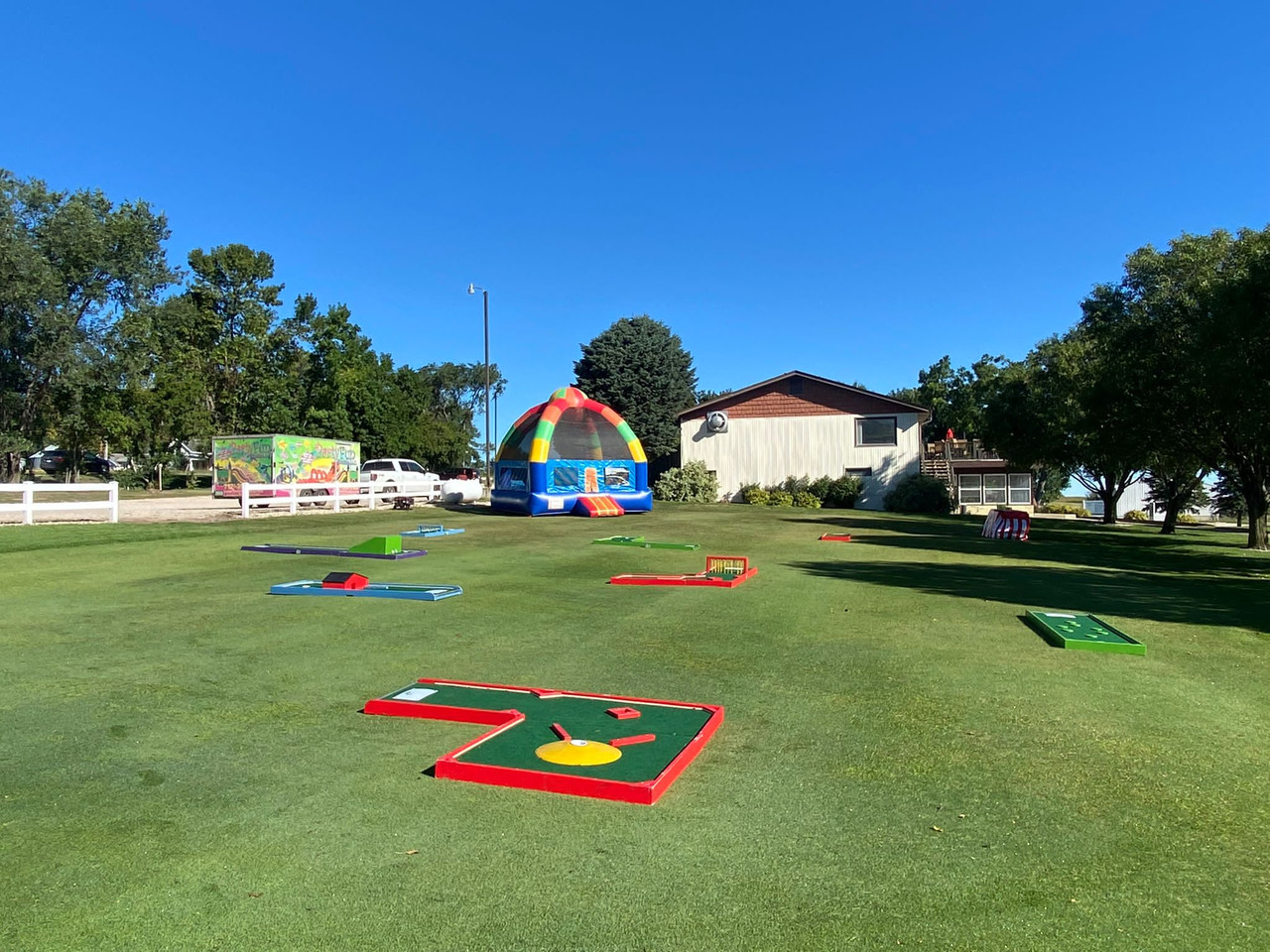 BASIC 9 Hole - Portable Mini Golf (NON LED Set)