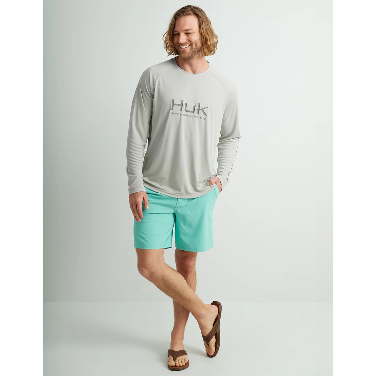 H1200524 Huk Pursuit Long Sleeve Performance Crew - Harbor Mist