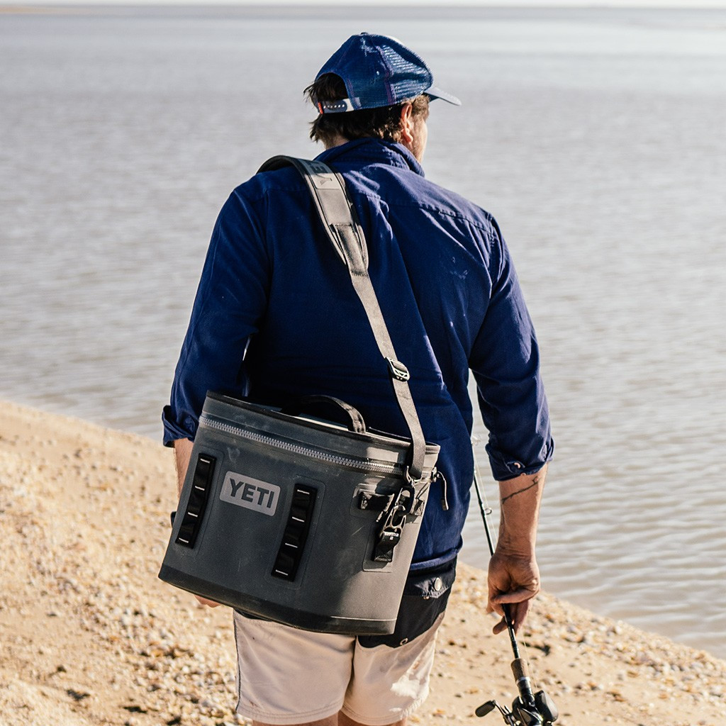 18060131423 Yeti Hopper Flip 12 Soft Cooler Charcoal
