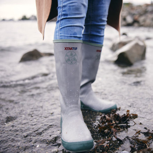 XWL10P Salmon Sisters 15in Legacy Boots - Grey Octoprint