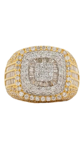 Men's 10kt Yellow Gold Square Shape Pinky Ring with 3.20ct Diamonds Men's 10kt Yellow Gold Square Shape Pinky Ring with 3.20ct Diamonds