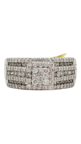 10kt White Gold Ladies Ring with 1.00ct Square-Shaped Diamond 10kt White Gold Ladies Ring with 1.00ct Square-Shaped Diamond