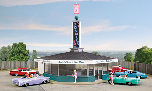 HO Walthers Cornerstone Donnie's Drive-In KIT