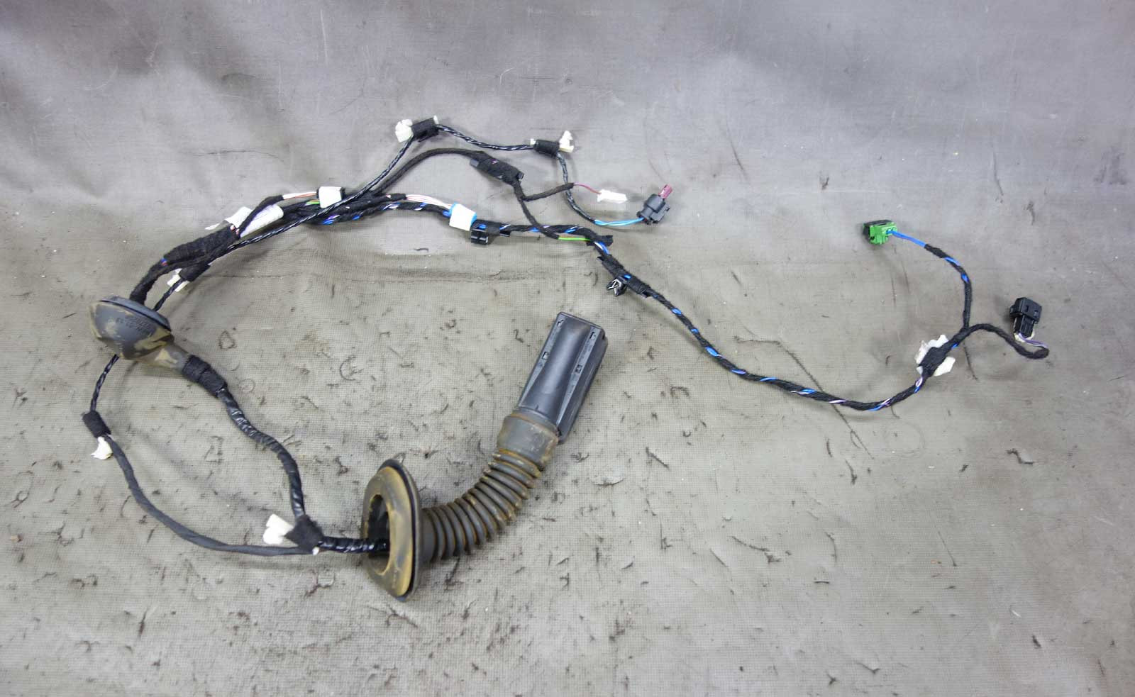 2014-2017 BMW i01 i3 City Vehicle Rear Door Electrical Wiring