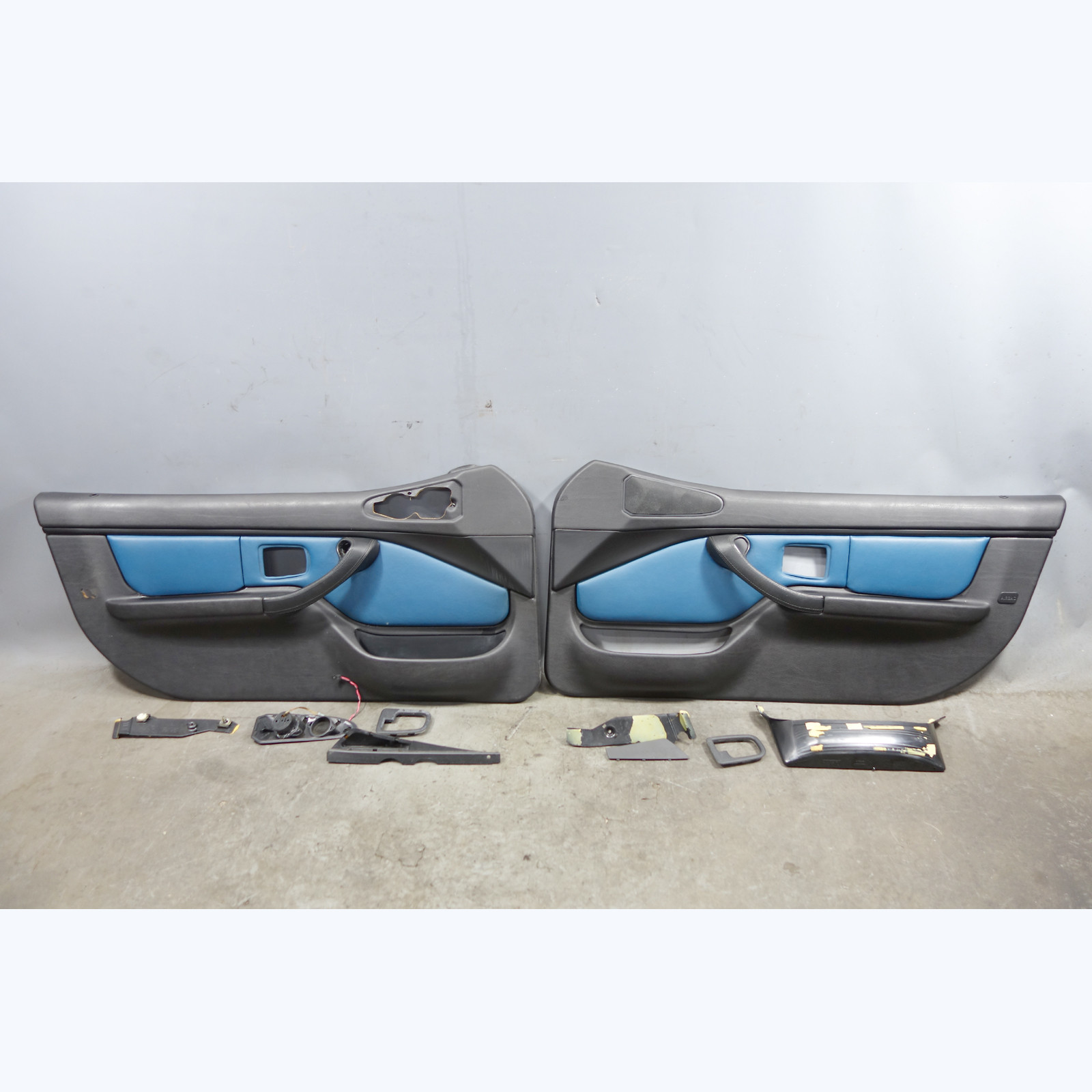 2001-2002 BMW Z3 M Roadster Coupe Interior Door Panel Pair Laguna