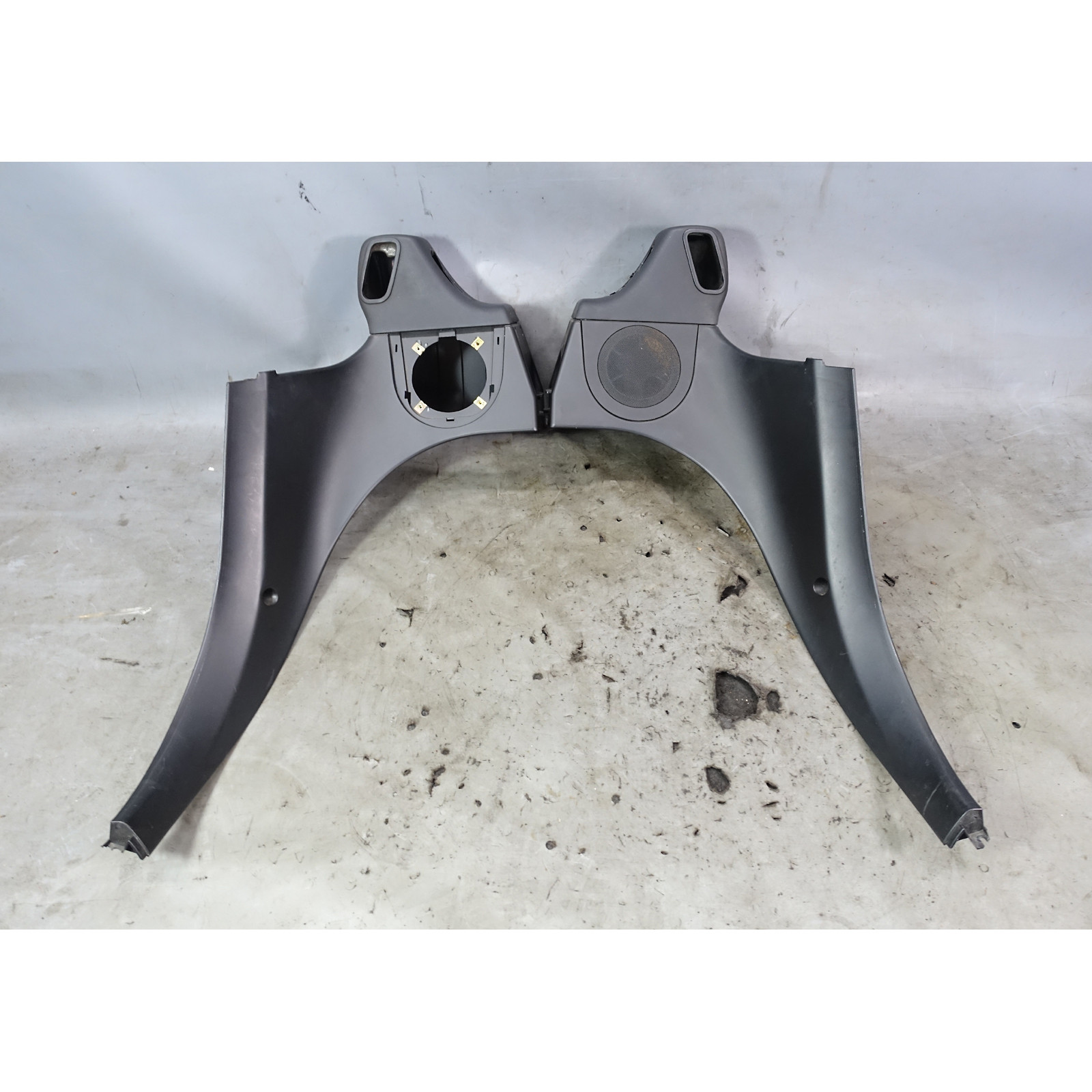 Damaged 00-02 BMW Z3 Roadster Cabrio Rear Interior Lateral Trim