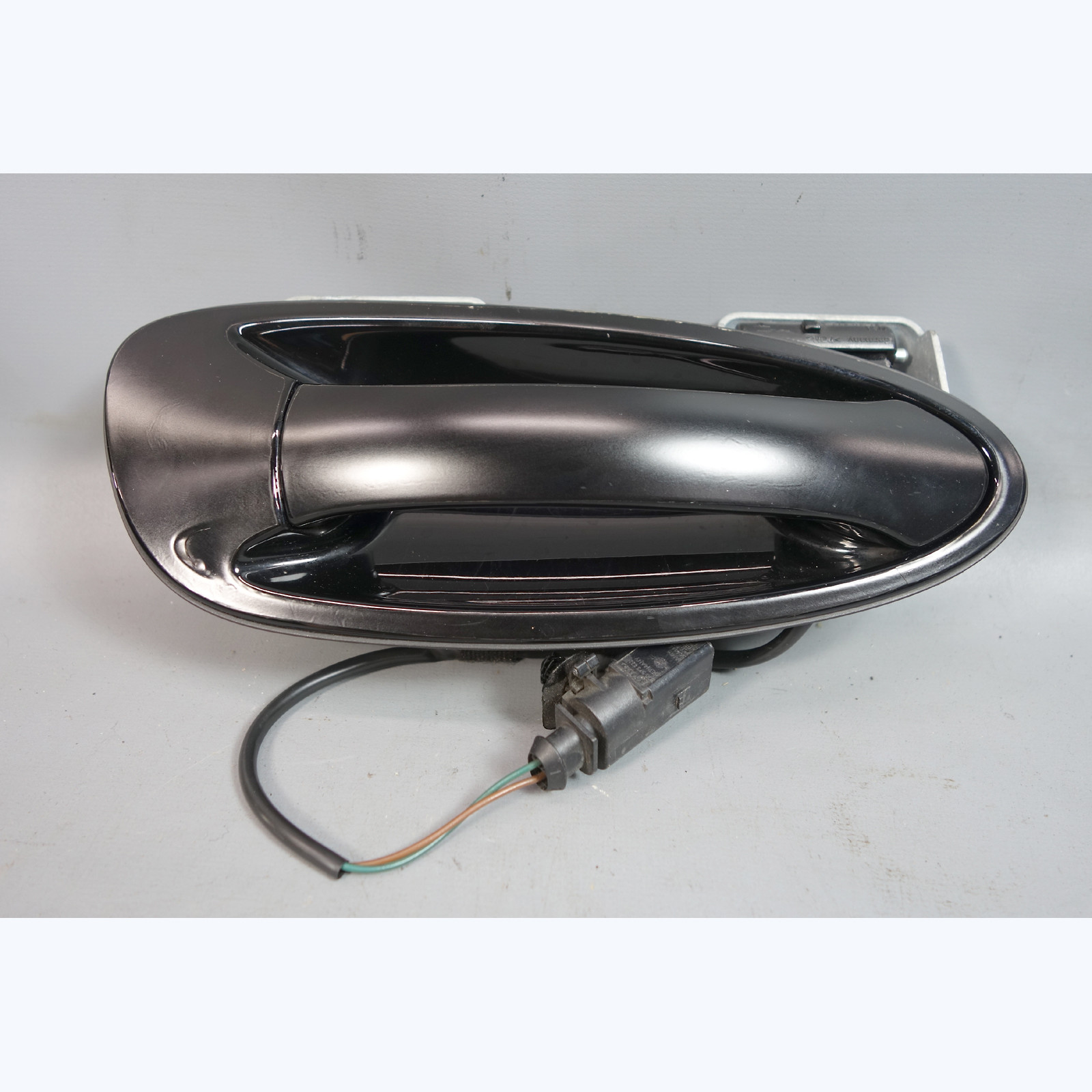2007-2013 Porsche 997 911 Left Driver Exterior Door Pull Handle