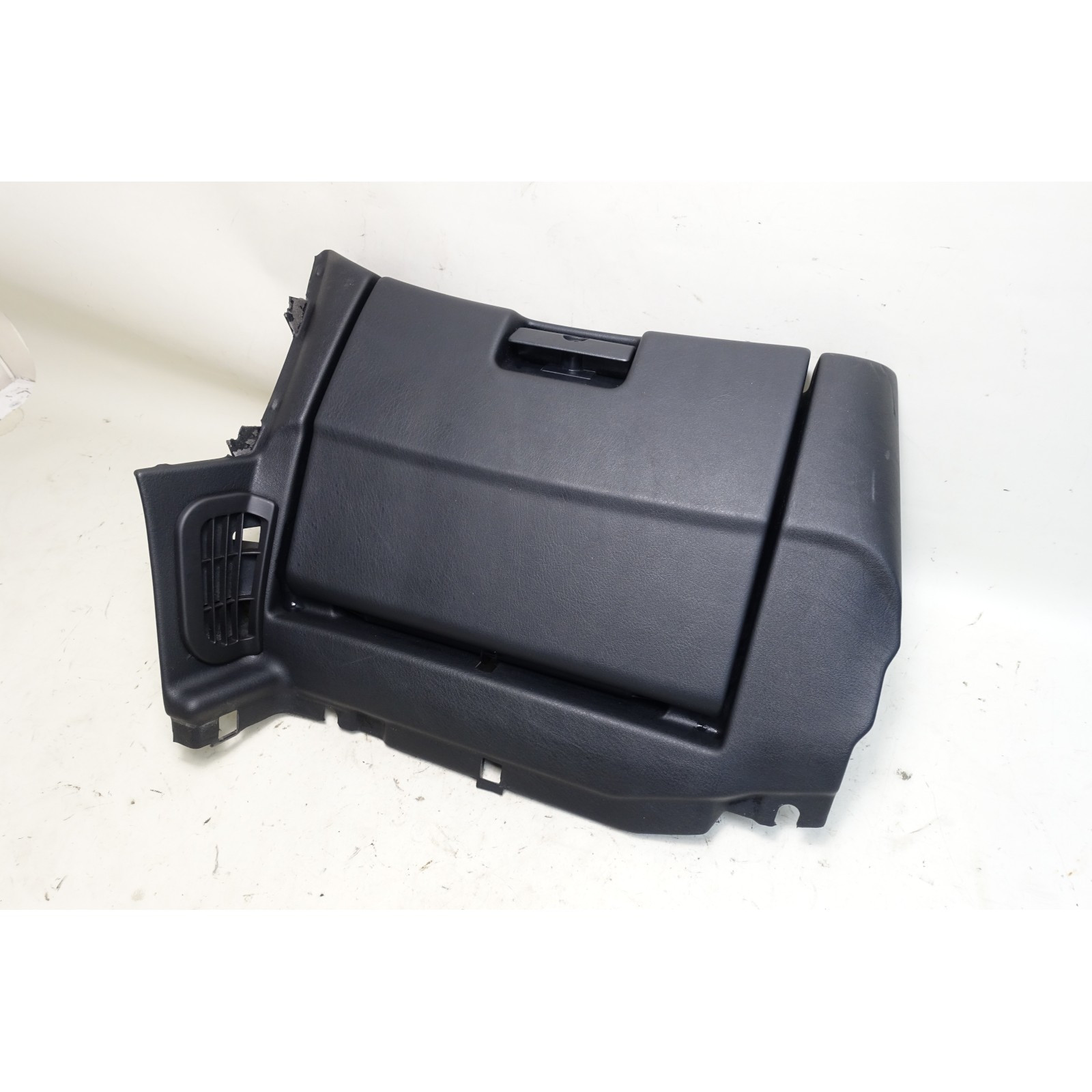 Damaged 1996-2002 BMW Z3 Roadster Coupe Glove Box Assembly Black
