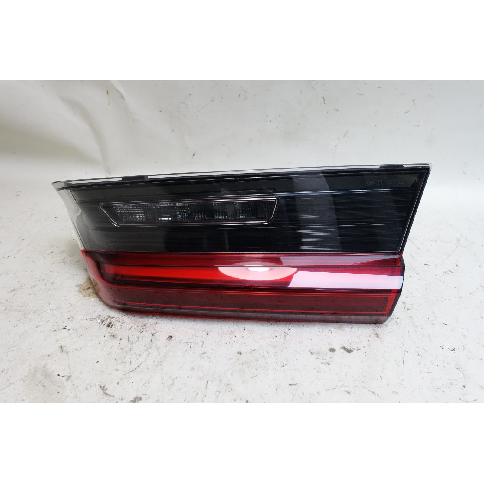  3シリーズ G20/G21右外内側テールランプ H4744275808 2022-2025 BMW G20 3-Series G80 LCI Right Inner Tail Light in Trunk