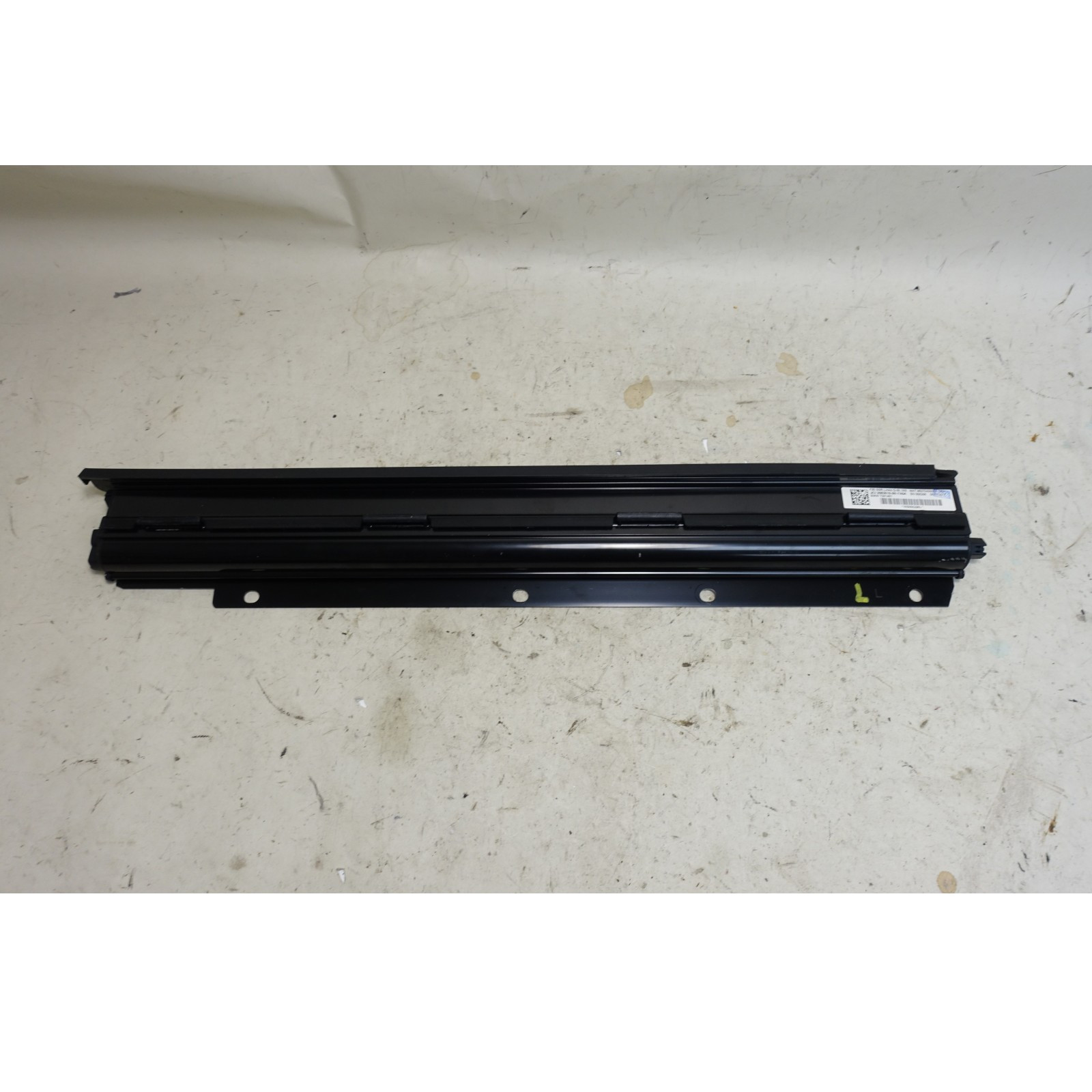 12-18 BMW F30 F80 3-Series M3 Sedan Left Rear Door Roller Sun