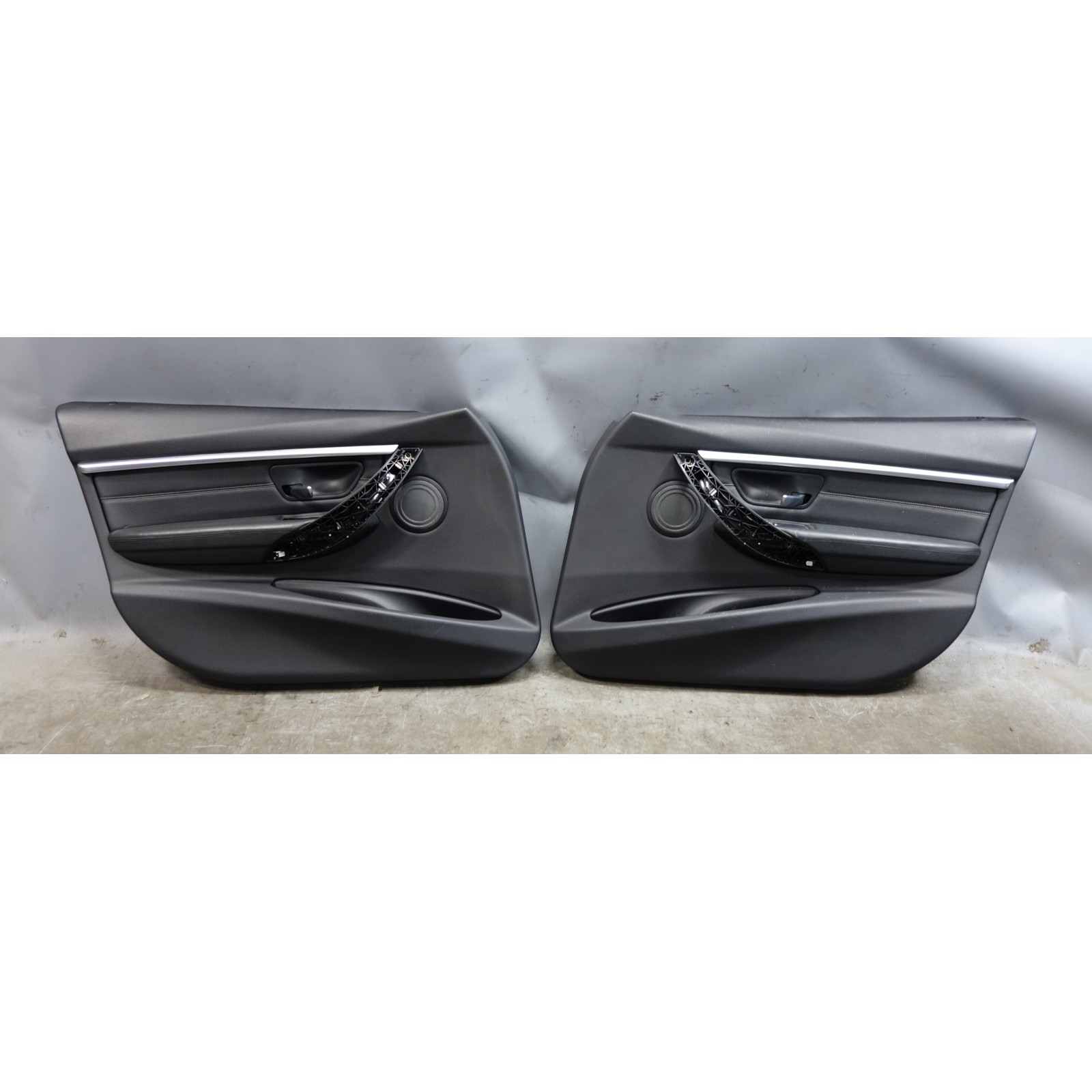 F30 助手席 ドア 12-19 BMW F30 3-Series Front Interior Door Panels Black Leather
