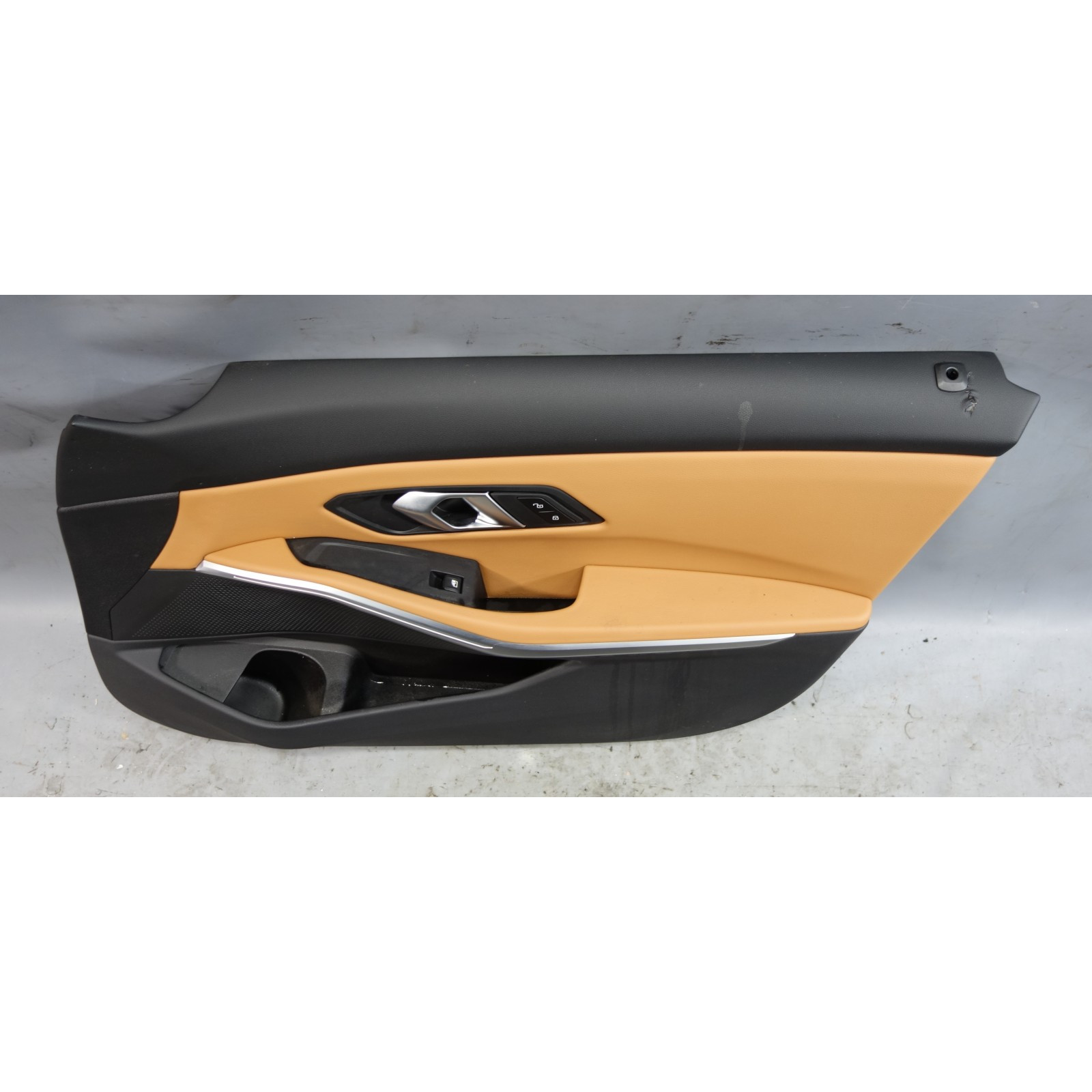 Damaged 19-25 BMW G20 3-Series Front Right Door Card Panel Trim