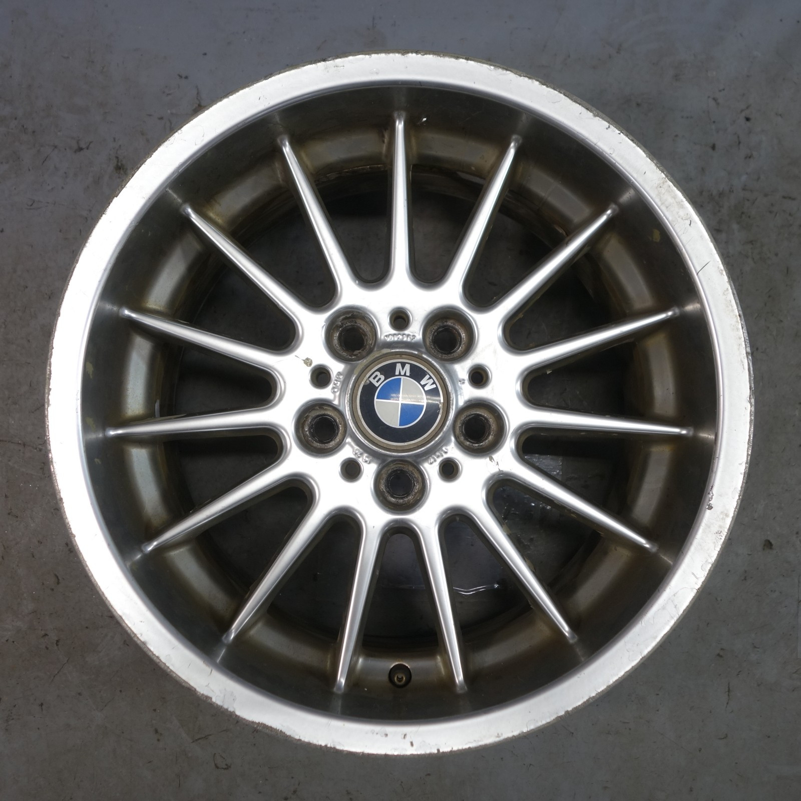 97-03 BMW E39 5-Series Factory 17x9 Style 32 Radial Spoke Rear