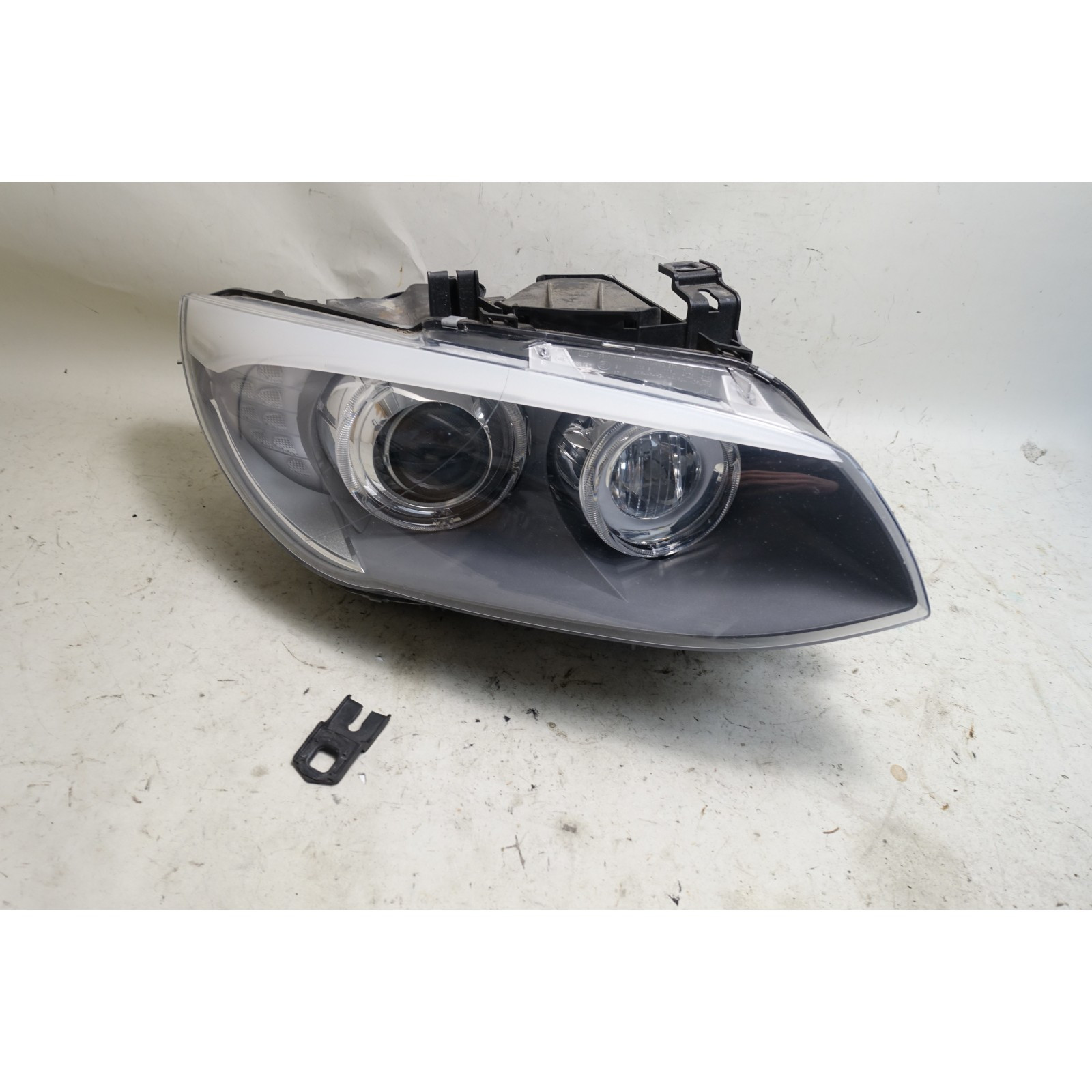 Damaged 11-13 BMW E92 E93 LCI Passenger Right Xenon Adaptive