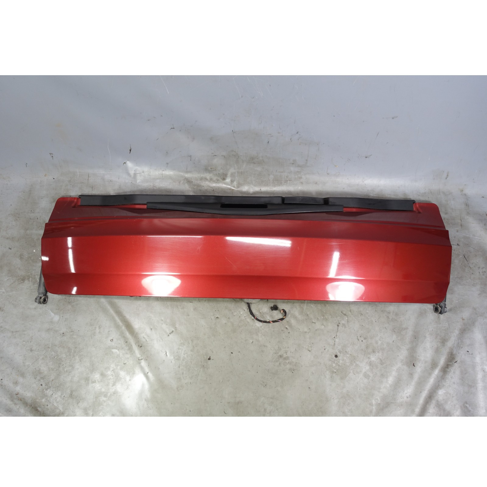 ひんやりフローズンデリカ (色・レッド) BMW E70 X5 Rear Lower Trunk Tailgate Vermilion Red A82 2007-2013