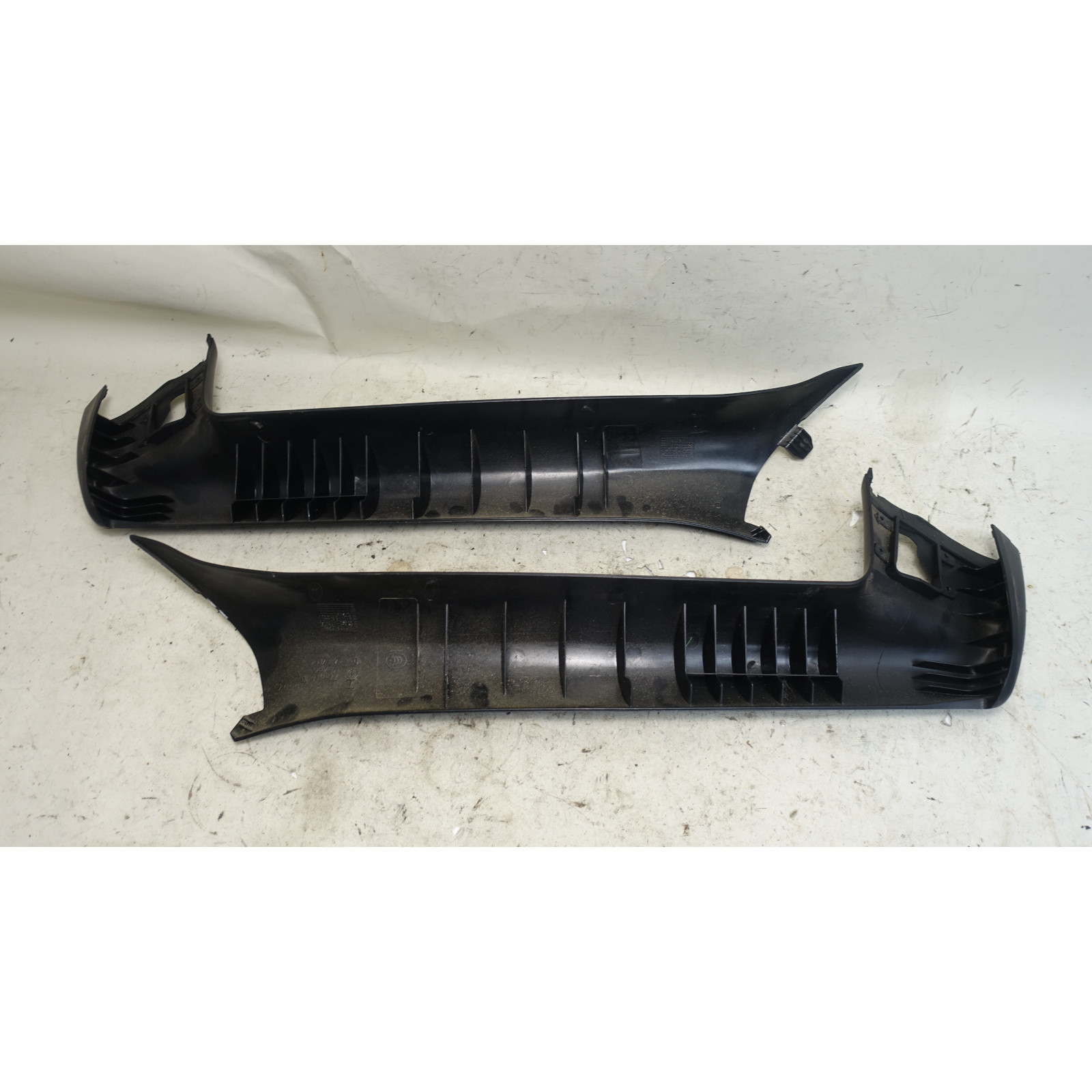 2003-2008 BMW E85 Z4 Roadster A-Pillar Windshield Column Trim