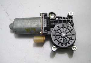 1999-2006 BMW E46 3-Series 4dr Left Rear Convertible Right Rear Window Motor OEM