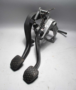 BMW 2008-2013 Manual Transmission Clutch Pedal Assembly w Cylinder USED OEM