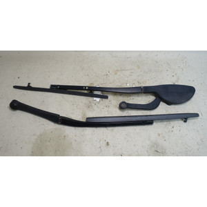 Damaged BMW E39 5-Series Windshield Wiper Arm Set Left Right 1997-2003 OEM