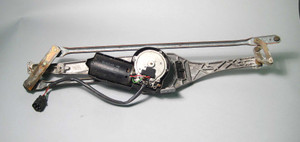 1989-1995 BMW E34 5-Series Windshield Wiper Linkage Drive with Motor USED OEM