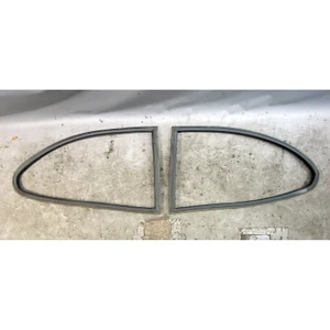 2000-2006 BMW E46 3-Series Coupe Rear Vent Window Rubber Seal Gasket Pair OEM