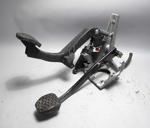 2001-2002 BMW Z3 5-Speed Clutch Pedal Box with Master Cylinder Factory OEM