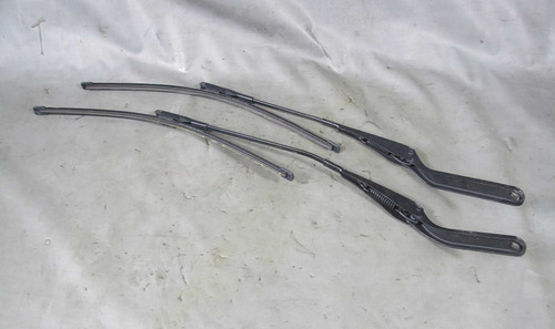 BMW E82 E88 1-Series Windshield Wiper Arm Pair Left Right Metal 2008-2013 USED
