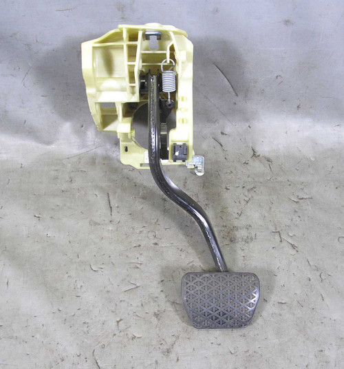 BMW E60 5-Series E63 6-Series Brake Pedal Assembly Bracket Spring for Auto Trans