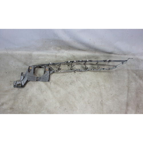 2007-2014 BMW E70 X5 E71 X6 Right Front Fender Bracket Mount Base USED OEM
