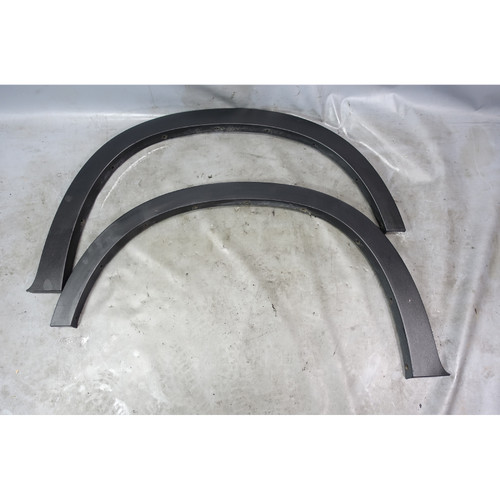 2007-2013 BMW E70 X5 SAV Factory Front Wheel Arch Trim Panel Pair OEM