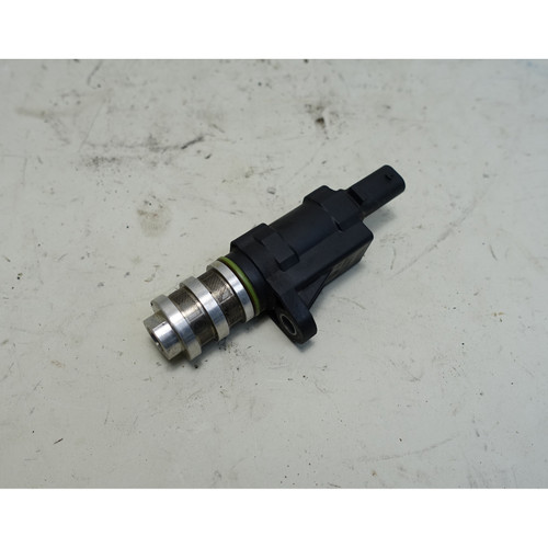 2016-2017 BMW 2-Series 3-Series B46 B48 Oil Control Solenoid Valve Engine Block