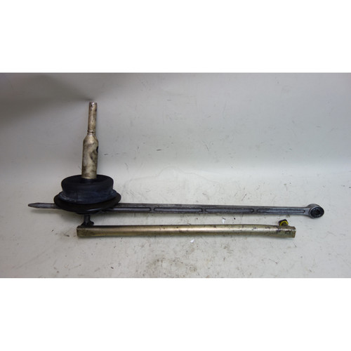 BMW Z3 2.8 3.0i  5 Speed Manual Gear Shifter Linkage Arms 1997-2002 OEM USED