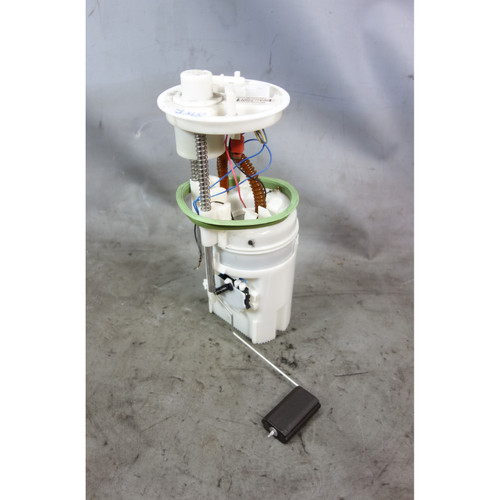 2011-2014 BMW X5 X6 SAV SAC Factory Fuel Delivery Pump w Level Sender OEM
