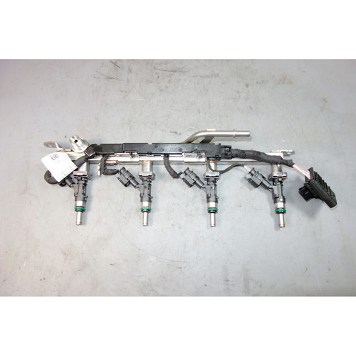 2023-2026 BMW X1 U11 X2 U10 B48 Low Pressure Fuel Rail With Injectors OEM