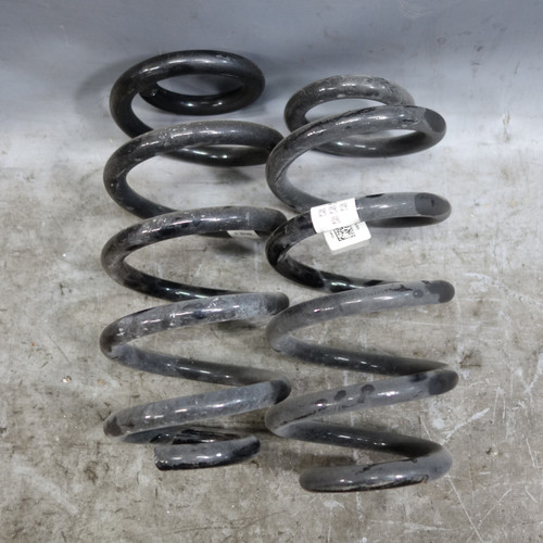 24-25 BMW U10 X2 Factory M Sport Rear Suspension Springs Pair 8845768 OEM