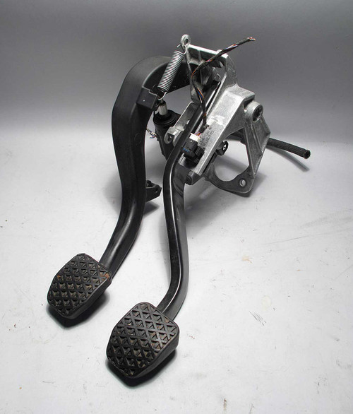BMW 2008-2013 Manual Transmission Clutch Pedal Assembly w Cylinder USED OEM