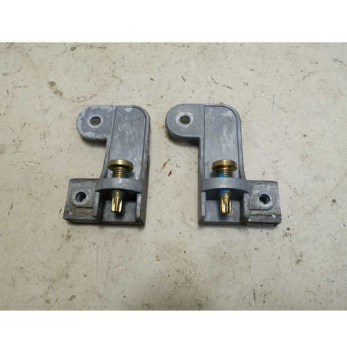 92-99 BMW E36 3-Series 2door Right Front Door Window Glass Mounting Brackets OEM