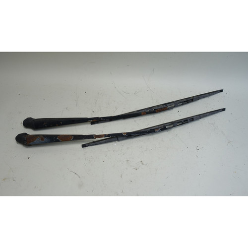 Damaged 1984-1993 BMW E30 3-Series Metal Windshield Wiper Arm Pair w Rust OEM